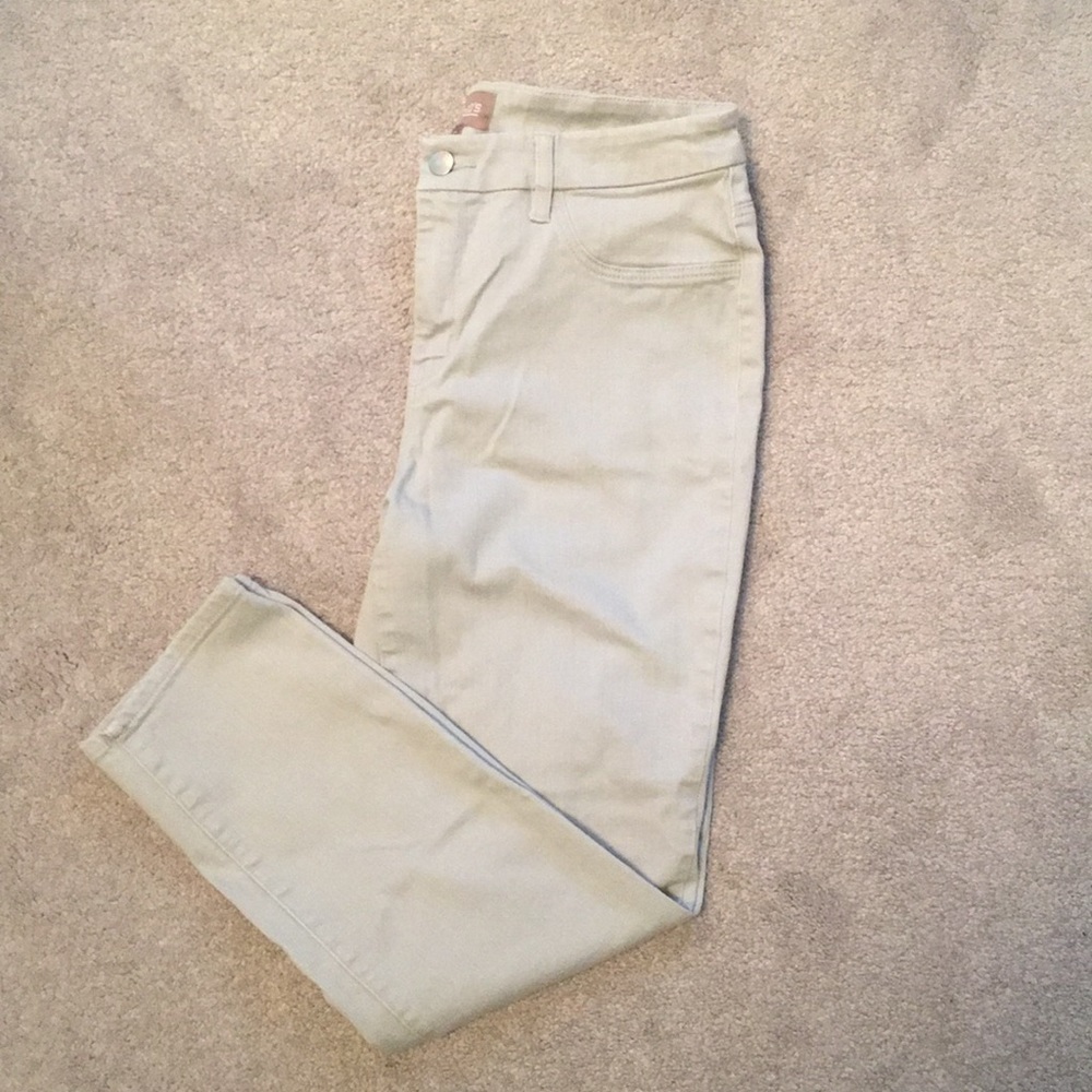Chico’s Gray Textured Pants